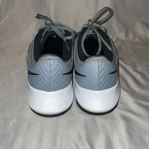 Nike | Shoes | Size Mens Nike Grey White Black Athletic  display picture 3